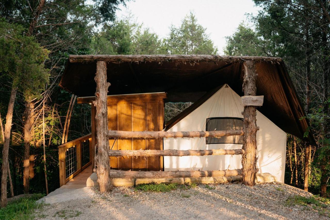 Treehouse Cozy Glamping Site Hotel Branson Exterior foto